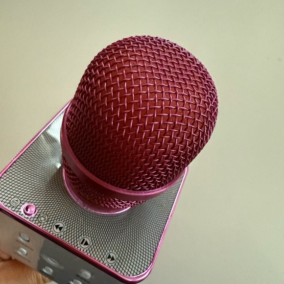 Wireless Pink Karaoke Microphone - Picture 4 of 5